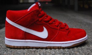 Dunk-SB-Mid-Red-White-Gum-2-570x380